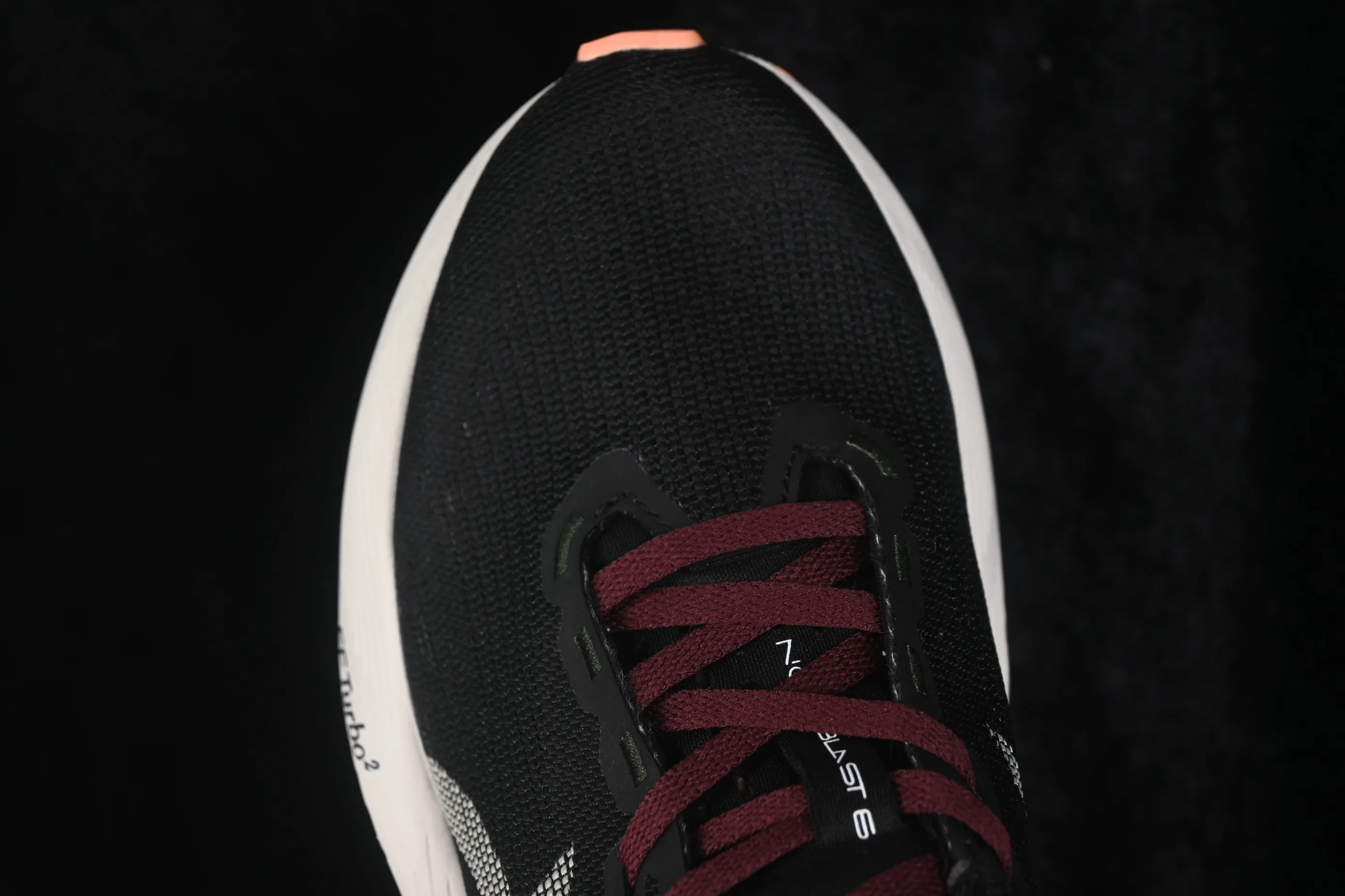 All categories Asics Asics series Asics Novablast 6 Asics Novablast 6 Asics retro breathable casual shoes cushioning men's wear-resistant running shoes 1011C243-001